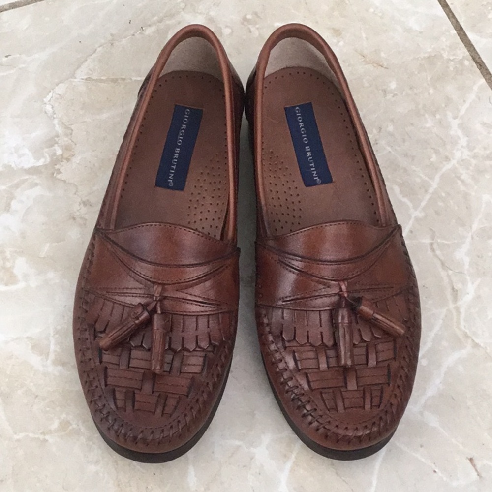 Giorgio Brutini Brown like new loafers.